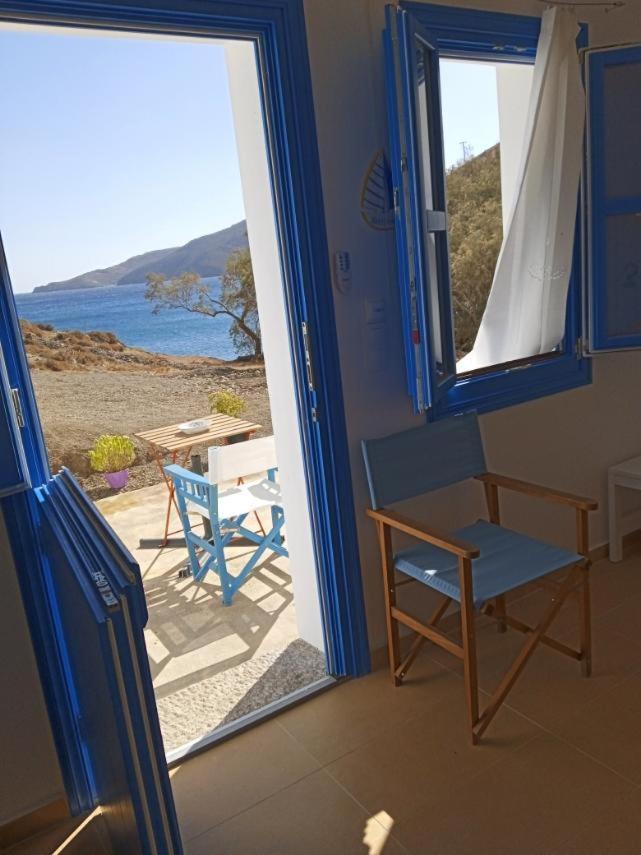 Το Κυμα . Appartement Livadi  Buitenkant foto